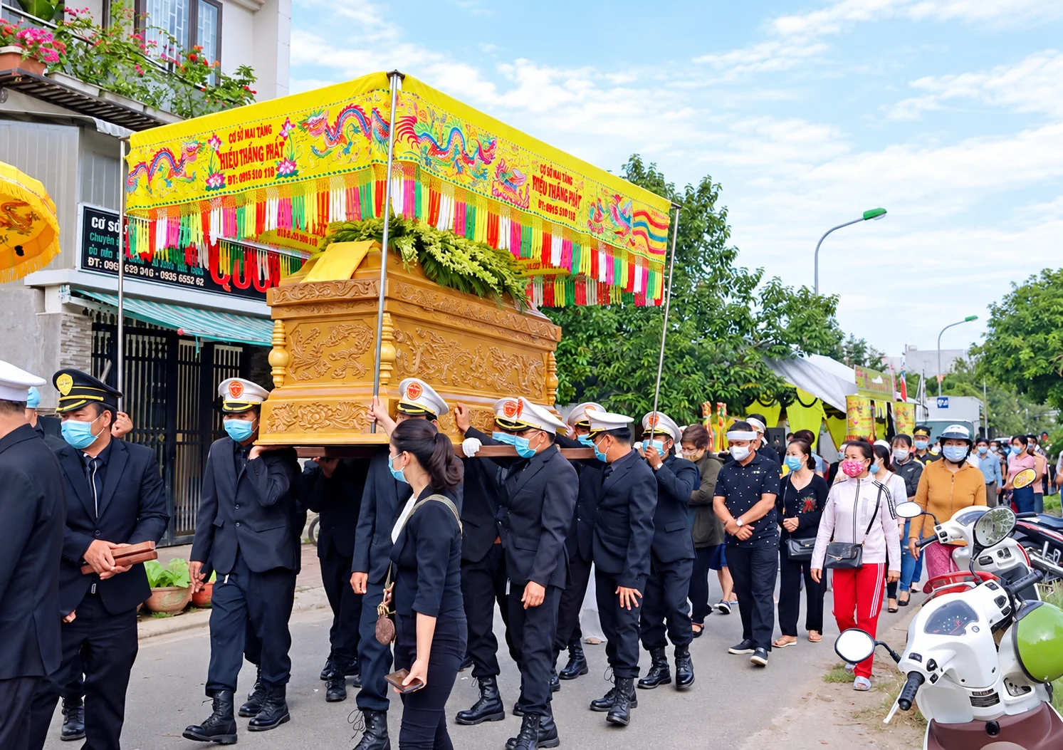 Hòm áo quan